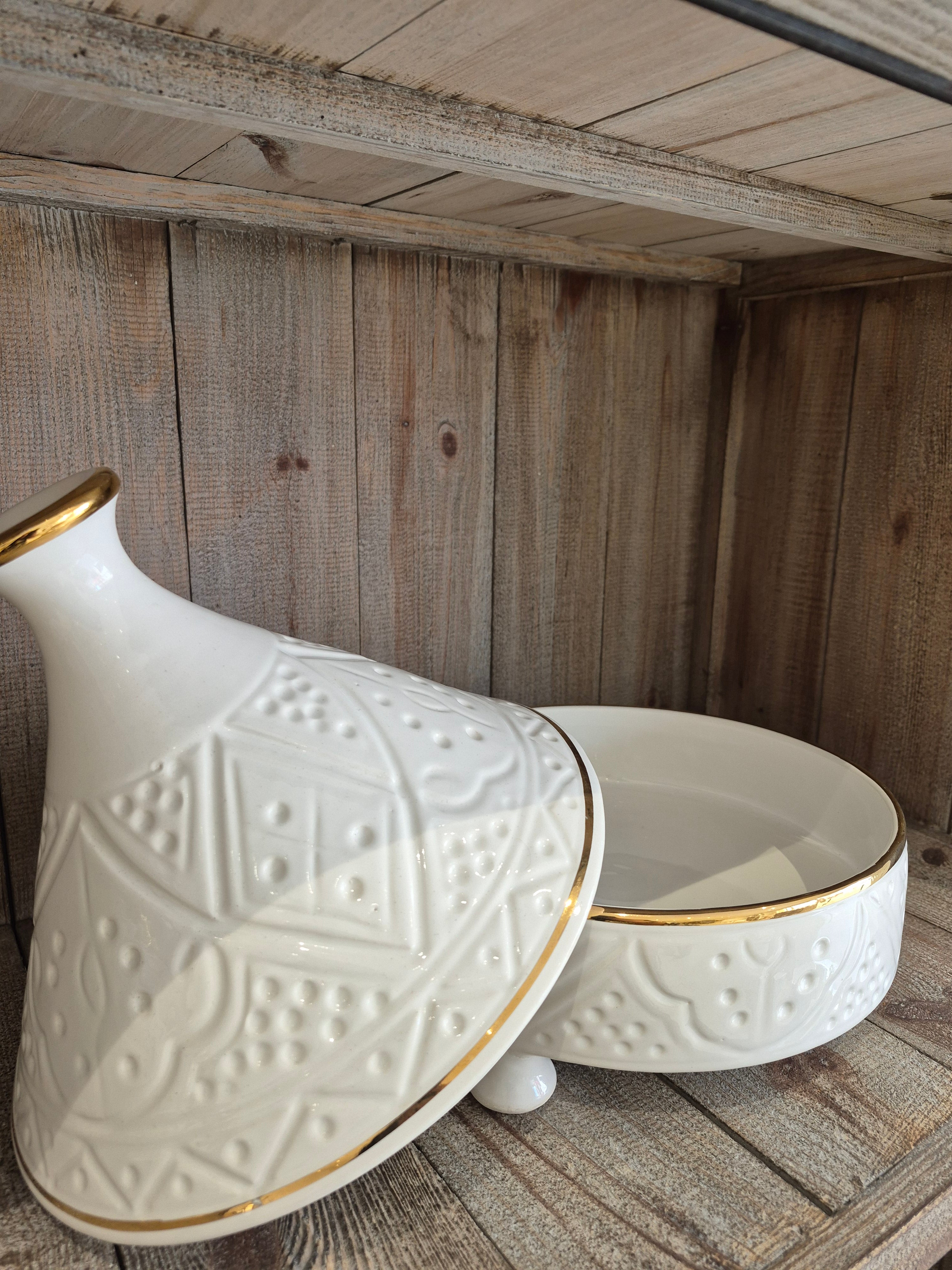 Tagine contours dorés